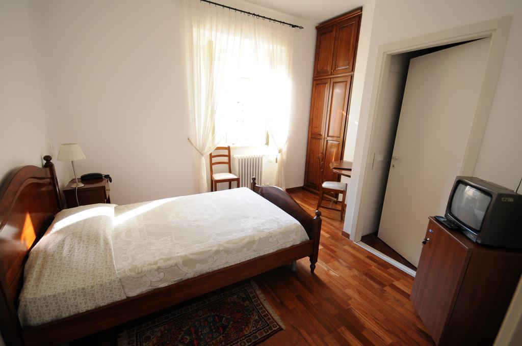 Guest House Domus Urbino Exterior foto